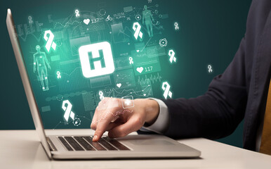 hand browsing on the internet for medical issues