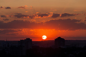 Naklejka premium sunset in the city