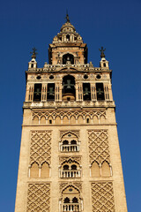 Fototapeta na wymiar Giralda, the Sevilla cathedral bell tower (formerly a minaret)