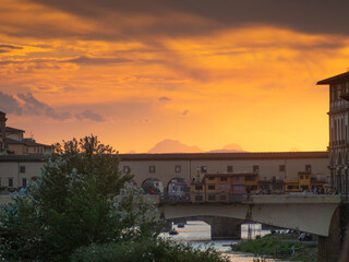 Obraz premium Italia, Firenze, tramonto su Ponte Vecchio