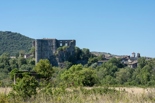 vue du château d'Alba-la-Romaine