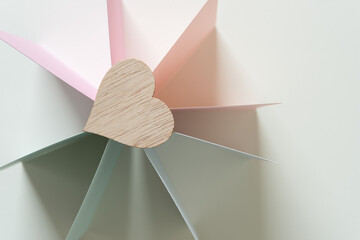 plain wooden heart shape on blank gift cards standing upright