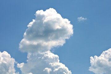 sky rreplacement with white clouds