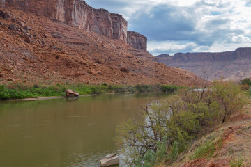 Fototapeta na wymiar Colorado river near Moab, UT scenic view