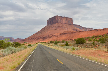 Fototapeta na wymiar scenic view of Parriott Mesa from La Sal Loop road (Castle Valley, Utah)