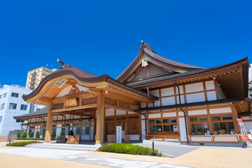 Obraz premium 千葉県木更津市 八剱八幡神社 参集殿