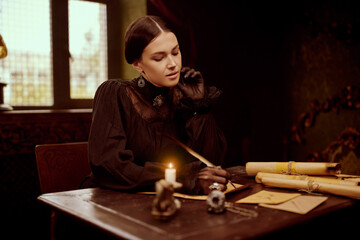 heroine writing a letter