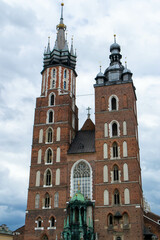 Fototapeta na wymiar St. Mary's Basilica in Cracow