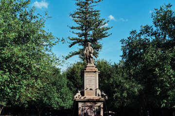 Estatua fuente en el centro historico de queretaro plaza de armas