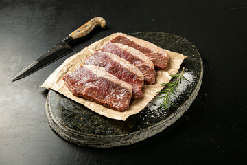 Bife de carne bovina angus 