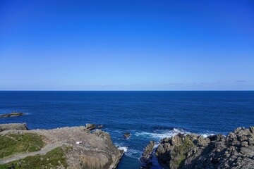 Fototapeta premium 崖の上から見下ろす日本海の情景＠東尋坊、福井
