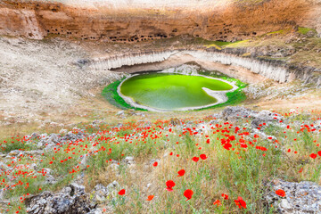 Çıralı Obruğu is in Akviran Plateau in the northwest of Yenikent Subdistrict in Karapınar...