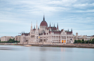 Fototapeta premium hungary Budapest twilight at Danube River with lit up Hungarian Parliament building