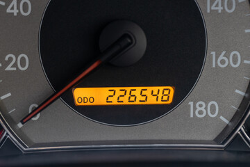 22万キロ越えの自動車のオドメーター