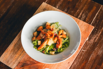 salad with shrimps