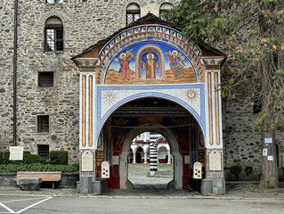 Eingang zum orthodoxen Kloster des heiligen Iwan von Rila, UNESCO Welterbe und eine der...