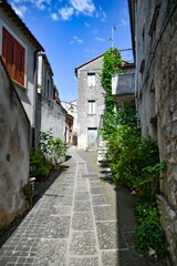 Discovering the Italian village of Teggiano.