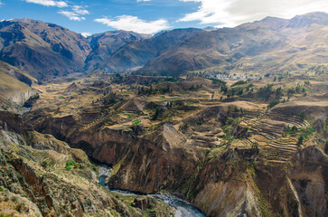 Vista de terrazas del Inca en el cañón del colca - cañón del colca, Terrazas incas, Valle del...