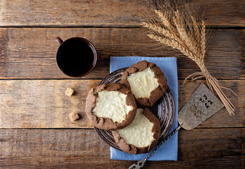 Cottage cheese or ricotta rye breakfast cakes