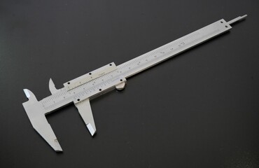 Thickness calibre tool