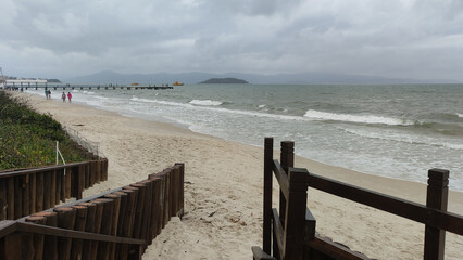 Fototapeta premium Praia Cachoeira do Bom Jesus, Florianópolis, Santa Catarina. 
