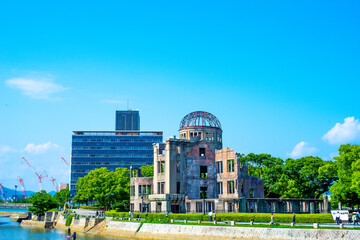 Fototapeta na wymiar 本川と原爆ドーム
