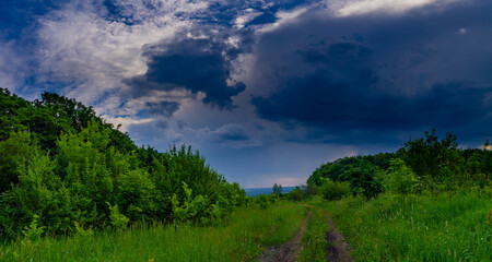 Obraz premium Approaching thunderstorm in Samarskaya Luka National Park!