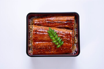 うな丼とうな重