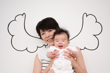天使の羽と赤ちゃん