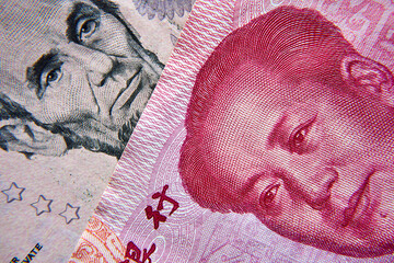 banknot chiński ,100 juanów i 5 dolarów USA , Chinese banknote, 100 yuan and 5 US dollars - obrazy, fototapety, plakaty