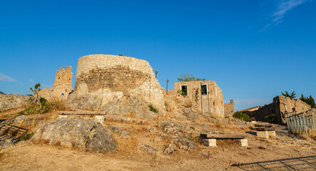 Fototapeta na wymiar The ruins of the Castle of Himara on the top of the hill nor far from Vlore, Albania