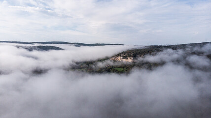 Vue aérienne au dessus des nuages
