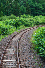東北の山間を走るローカル線