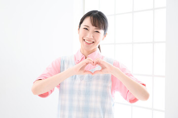 保育士と介護士のイメージ