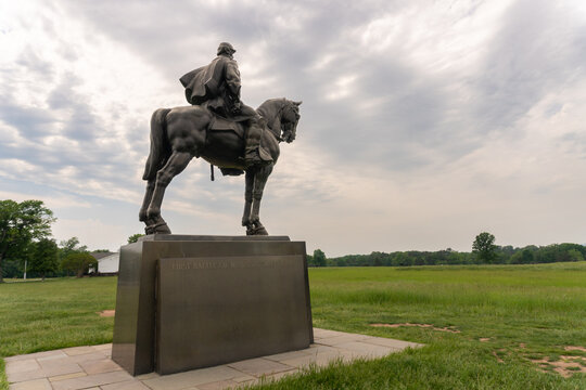 Manassas, Virginia: Stonewall Jackson Monument at Manassas National Battlefield Park to commemorate First Bull Run, Civil War battle. Large bronze equestrian statue of Brigadier General Jackson.