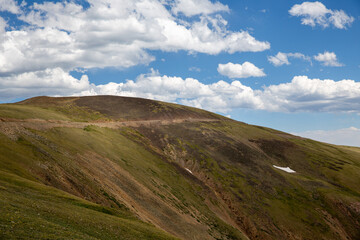 Obraz na płótnie Canvas The view of the Trail Ridge Road at Rocky Mountain National Park
