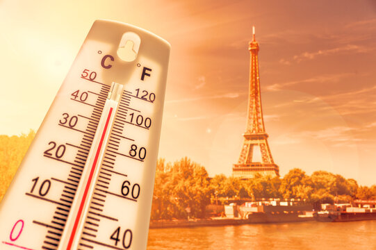 Thermometer in front of Paris skyline