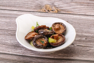 Marinated shiitake mushrooms with herbs