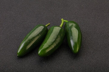 Green raw jalapeno peper heap