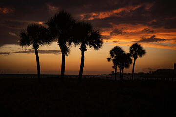 Fototapeta na wymiar Silhouette Sunset at the beach