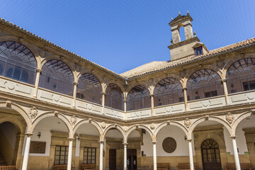 Fototapeta na wymiar Courtyard of the old university of Baeza, Spain