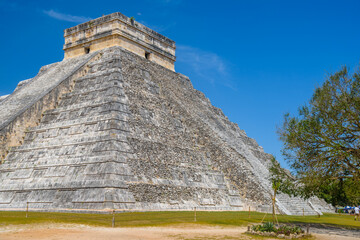 Temple Pyramid of Kukulcan El Castillo, Chichen Itza, Yucatan, Mexico, Maya civilization