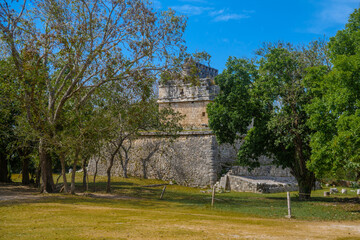 Fototapeta na wymiar Ruins of red house in Chichen Itza, Yucatan, Mexico, Maya civilization