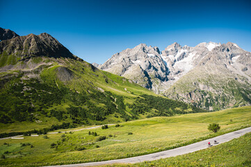Route du Col du Lautaret vers le Galibier, Hautes-Alpes France