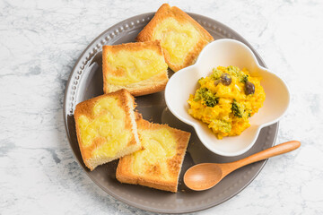 カボチャサラダとチーズトースト