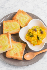 カボチャサラダとチーズトースト