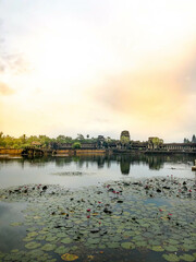 Fototapeta premium angkor wat sunrise cambodia