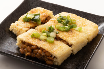 あぶらあげの納豆包み焼き