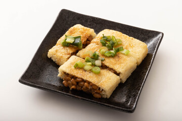 あぶらあげの納豆包み焼き