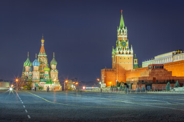 Fototapeta premium St. Basil s Cathedral at dawn in Red Square, Moscow, Russia